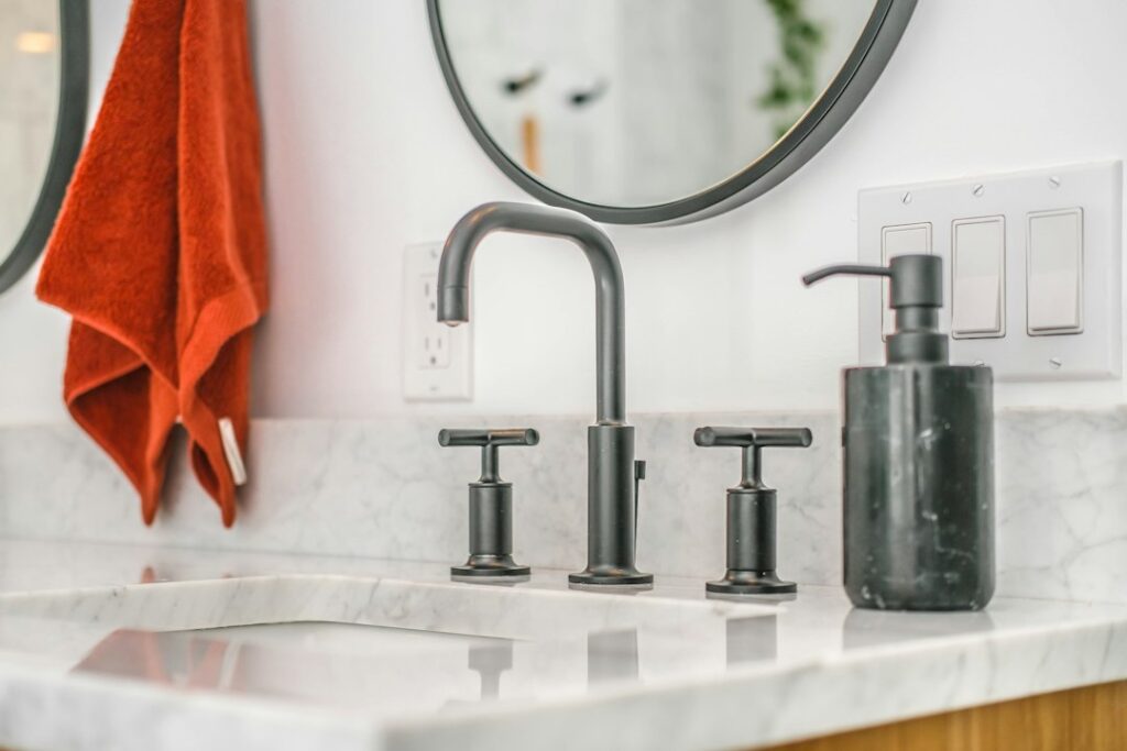 Bathroom sink and vanity in a modern bathroom